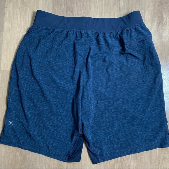 L LULULEMON 9" T.H.E. Linerless Men's Shorts Deep Blue Athletic Size L - Picture 2 of 9